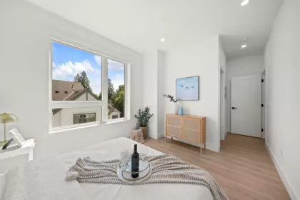 Hallway Photo of 60 16358 90 Avenue, Surrey, BC
