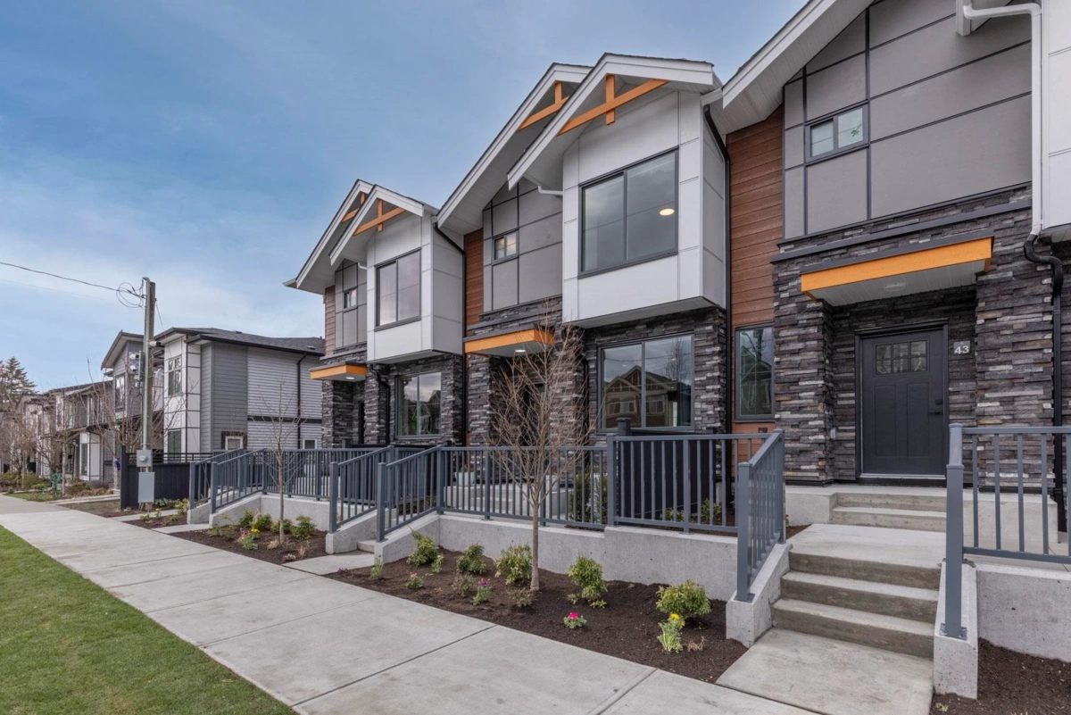 Family Room Photo of 16 6035 141 Street, Surrey, BC