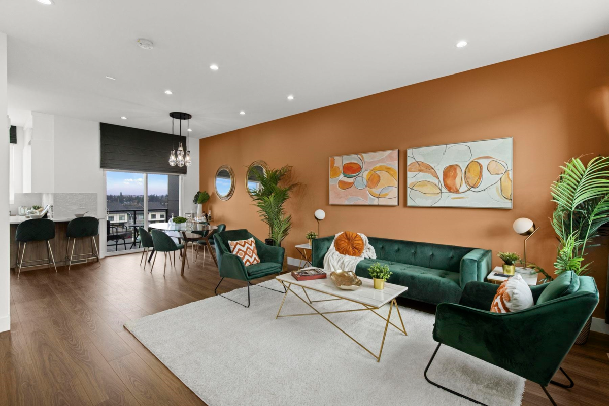 Walk-In Closet Photo of 16 6035 141 Street, Surrey, BC