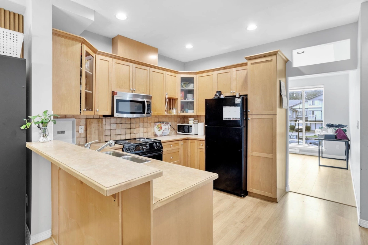 Mudroom Photo of 25 7250 144 Street, Surrey, BC