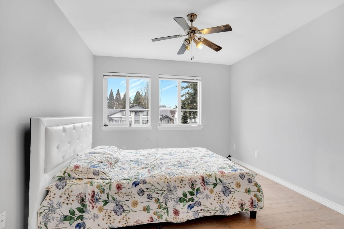 Office / Den Photo of 25 7250 144 Street, Surrey, BC