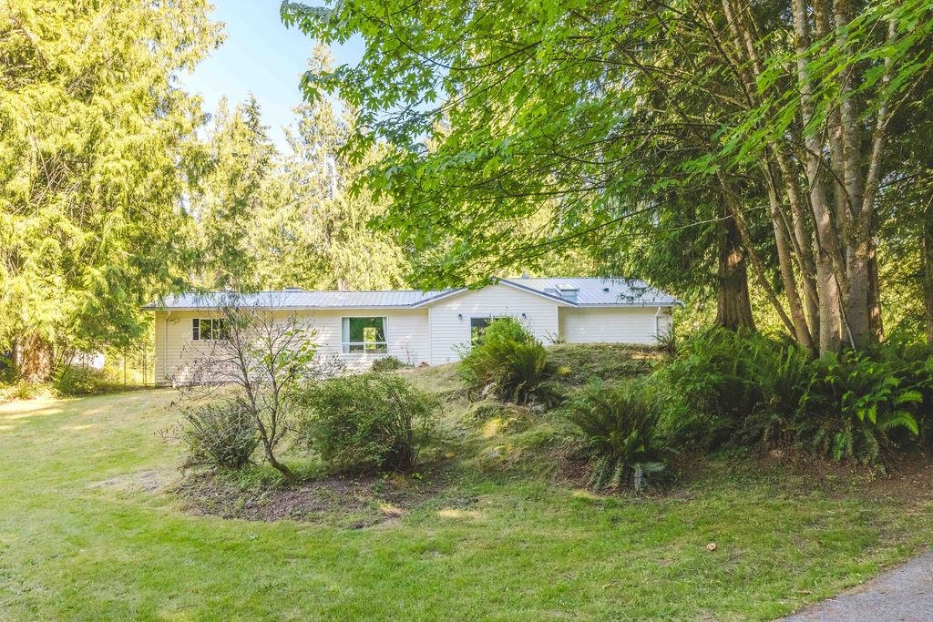 Office / Den Photo of 6002 - 6008 Dubois Road, Madeira Park, BC