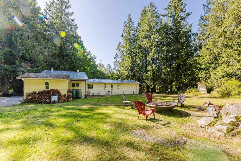 Powder Room Photo of 6002 - 6008 Dubois Road, Madeira Park, BC