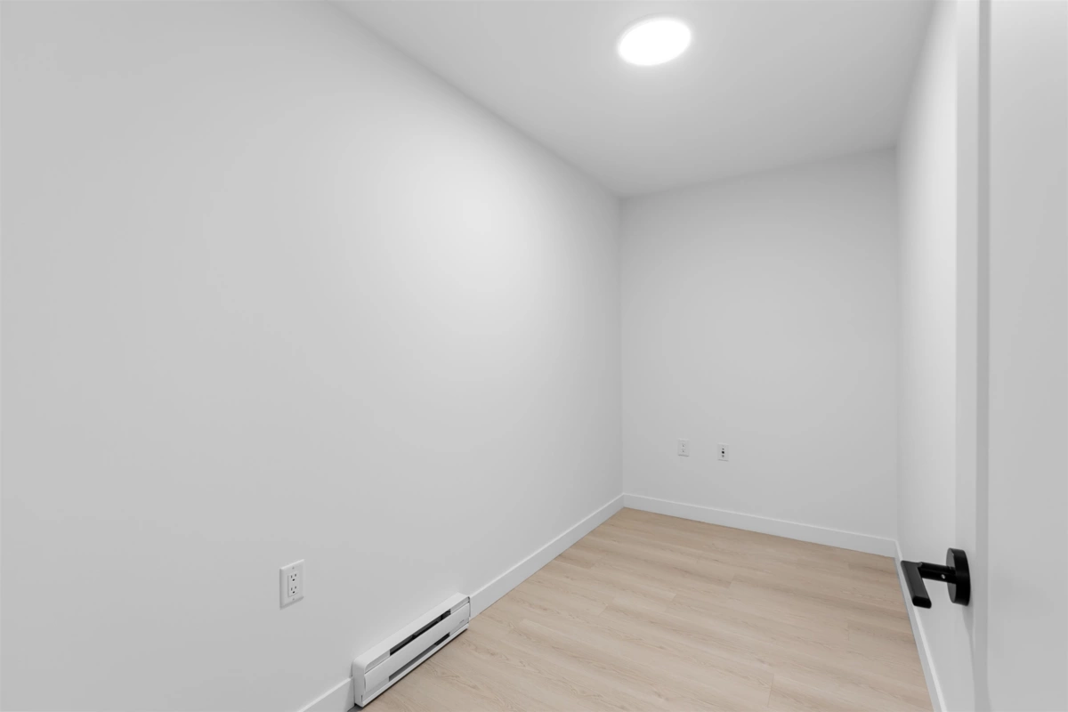 Mudroom Photo of 221 2002 St. George Street, Port Moody, BC