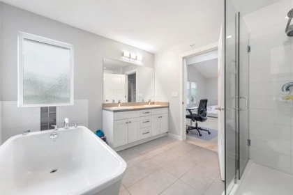 Mudroom Photo of 24375 112 Avenue, Maple Ridge, BC