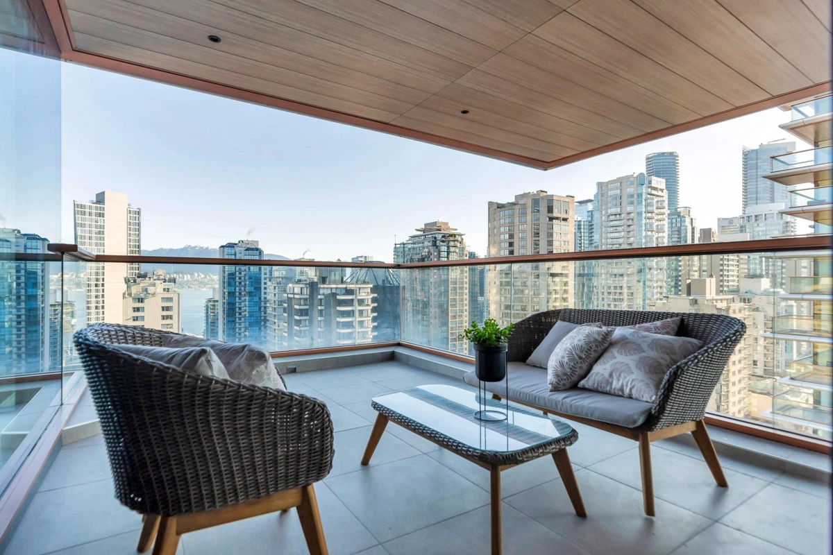 Family Room Photo of 1305 1482 Robson Street, Vancouver, BC