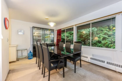 Kitchen Island Photo of 312 235 Keith Road, West Vancouver, BC