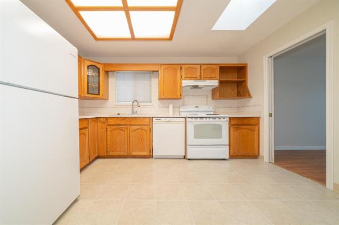 Family Room Photo of 11484 207 Street, Maple Ridge, BC