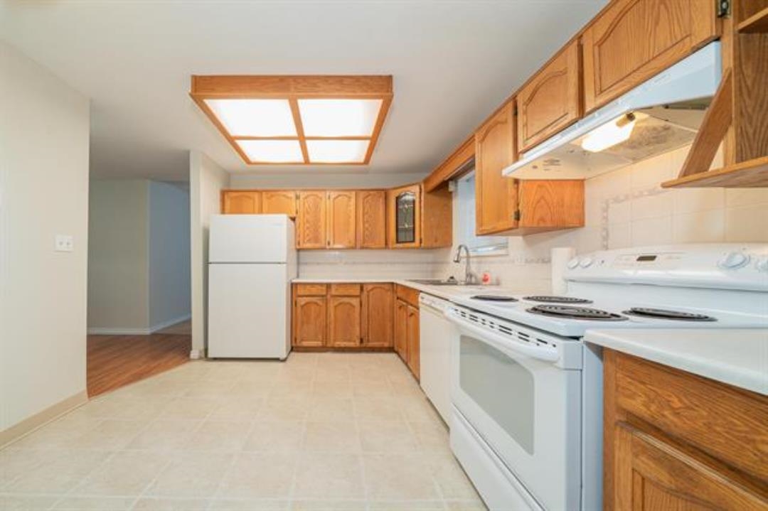 Kitchen Photo of 11484 207 Street, Maple Ridge, BC