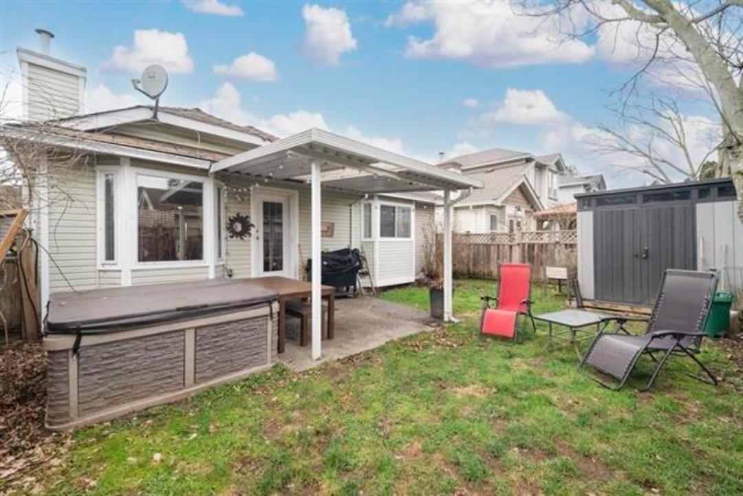 Living Room Photo of 11484 207 Street, Maple Ridge, BC