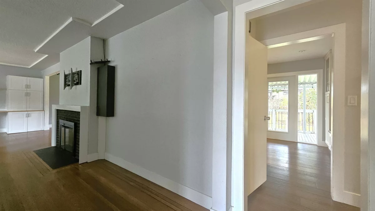 Dining Area Photo of 845 Smith Avenue, Coquitlam, BC