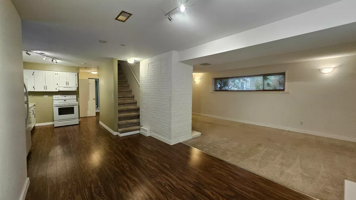 Hallway Photo of 845 Smith Avenue, Coquitlam, BC