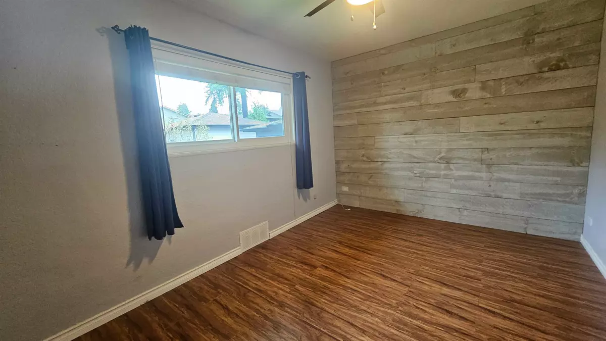 Powder Room Photo of 845 Smith Avenue, Coquitlam, BC