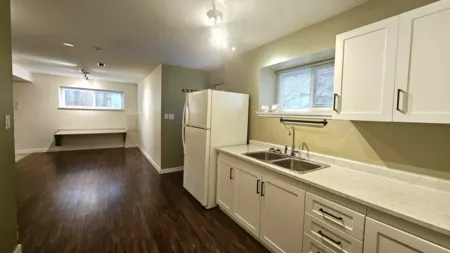Entry Foyer Photo of 845 Smith Avenue, Coquitlam, BC