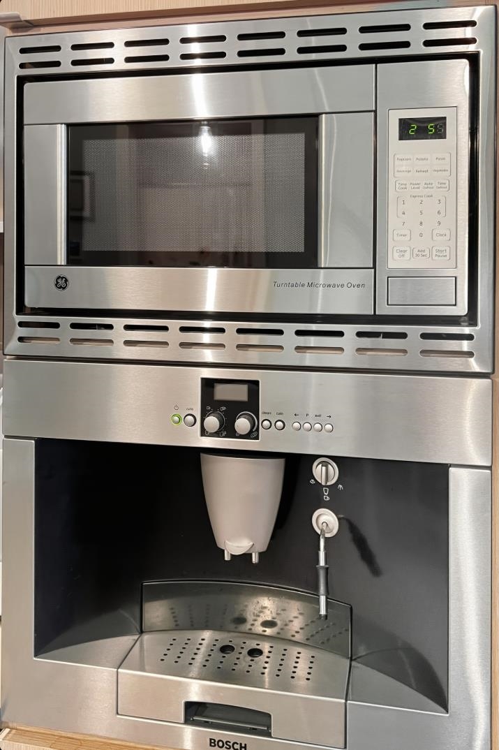 Breakfast Nook Photo of 104 260 Salter Street, New Westminster, BC