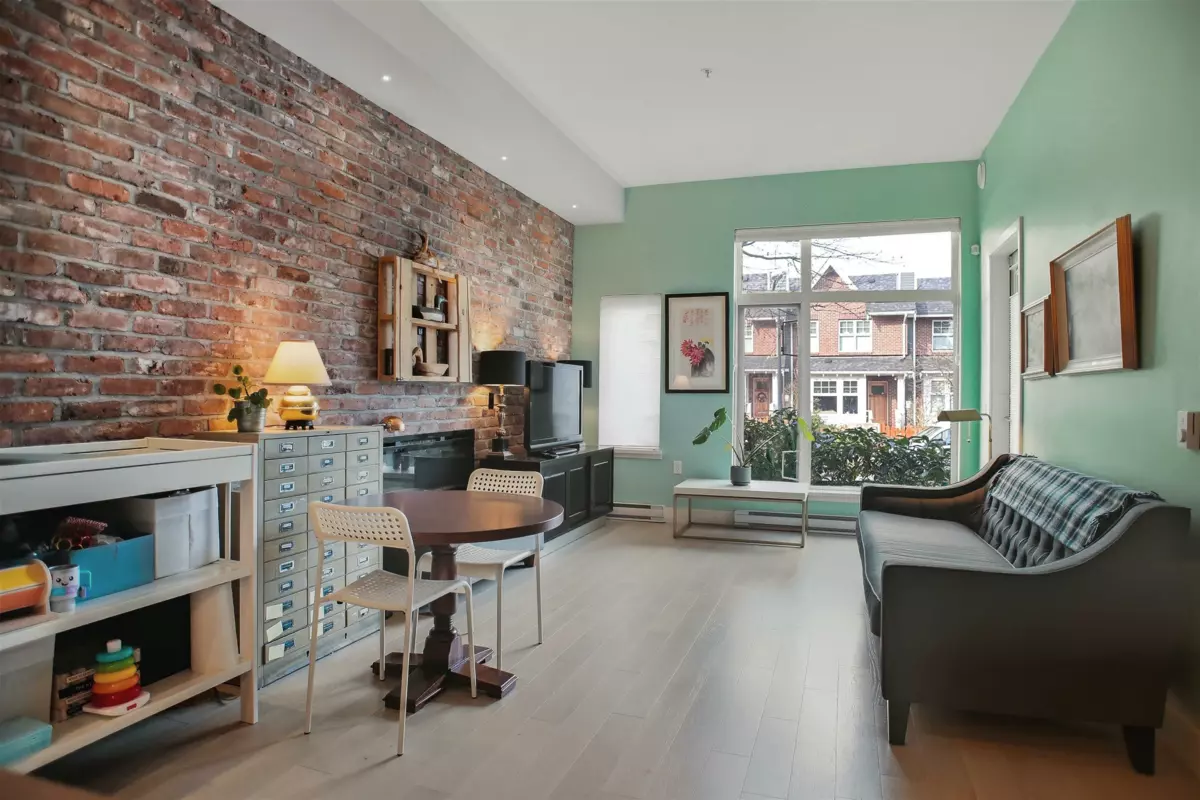 Walk-In Closet Photo of 104 260 Salter Street, New Westminster, BC