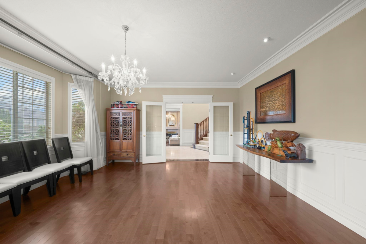 Living Room Photo of 9631 Deagle Road, Richmond, BC