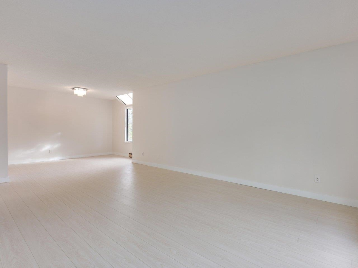Kitchen Photo of 306 8400 Ackroyd Road, Richmond, BC