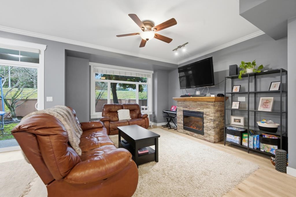 Kitchen Photo of 12 5623 Teskey Way, Chilliwack, BC