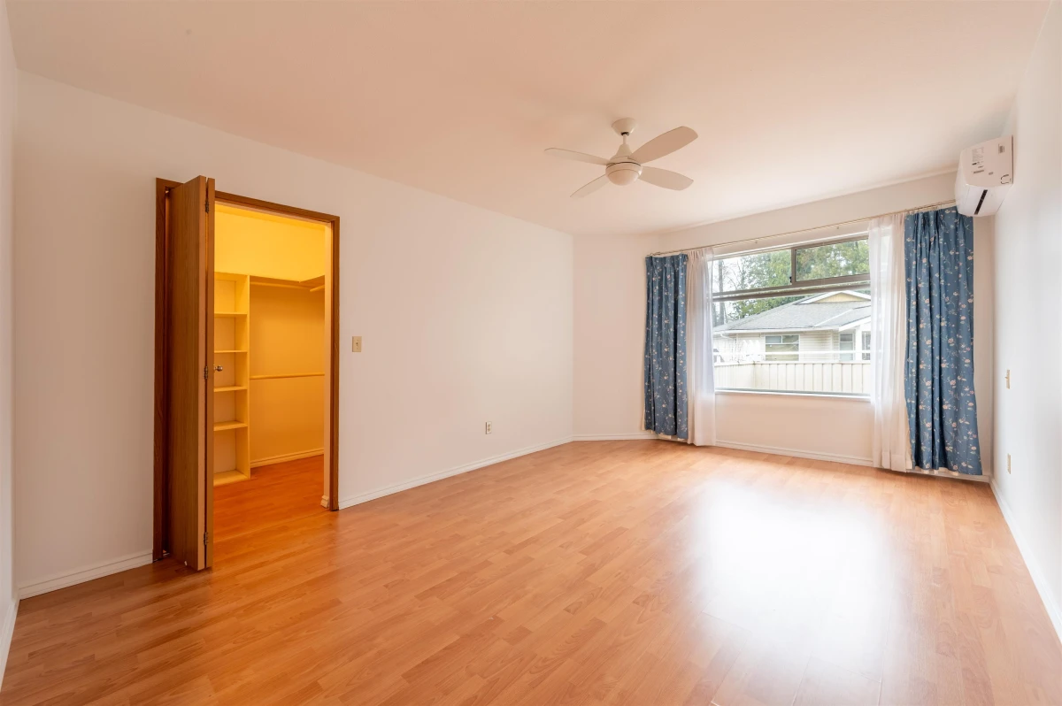 Office / Den Photo of 205 10584 153 Street, Surrey, BC