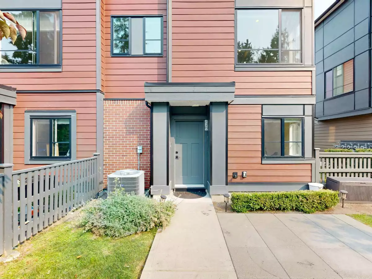 Staircase Photo of 56 19897 75a Avenue, Langley, BC