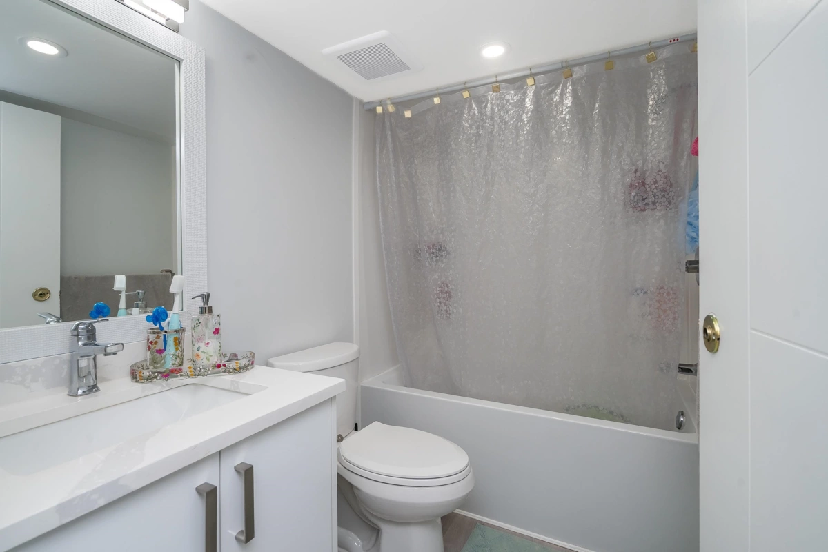 Basement Recreation Room Photo of 27601 104 Avenue, Maple Ridge, BC