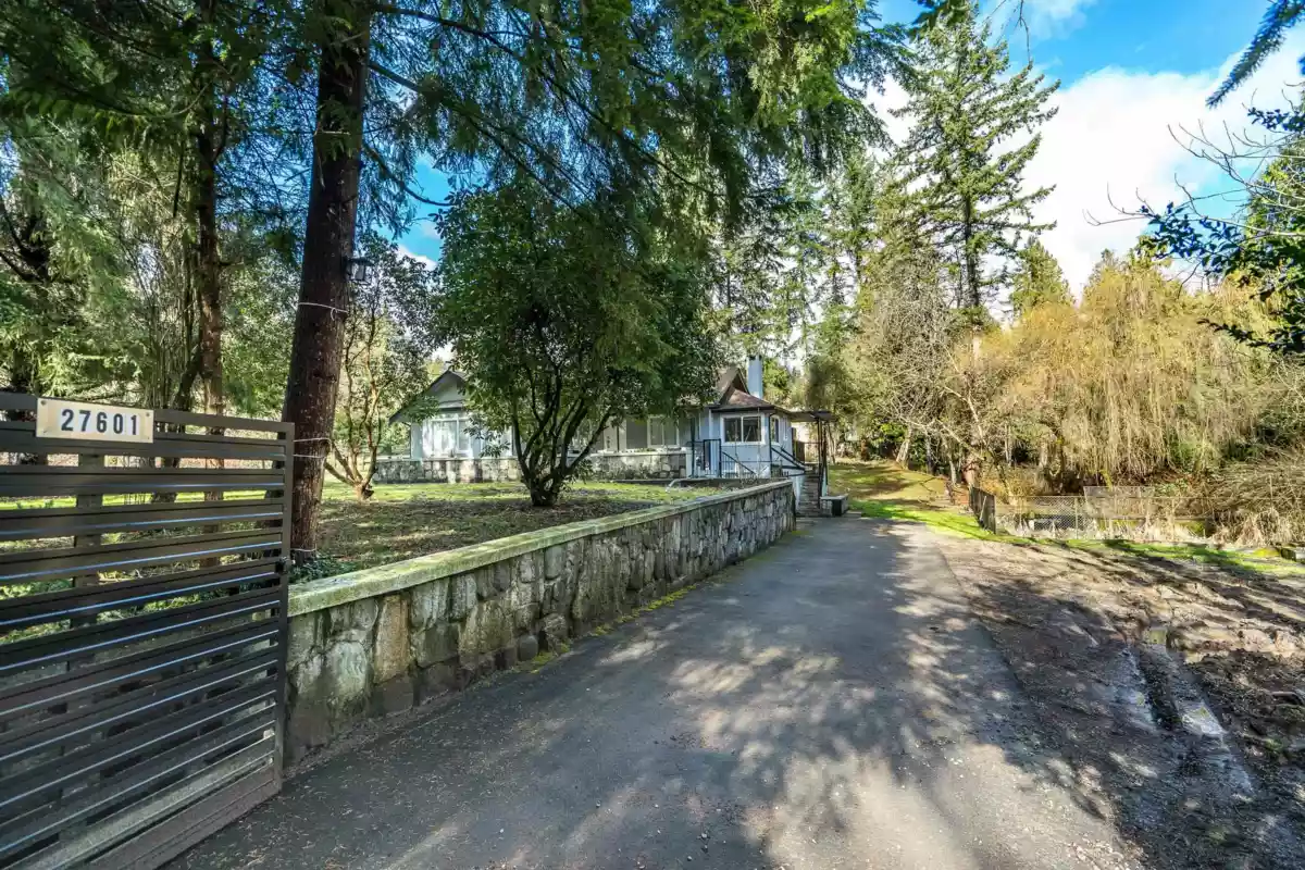 Family Room Photo of 27601 104 Avenue, Maple Ridge, BC