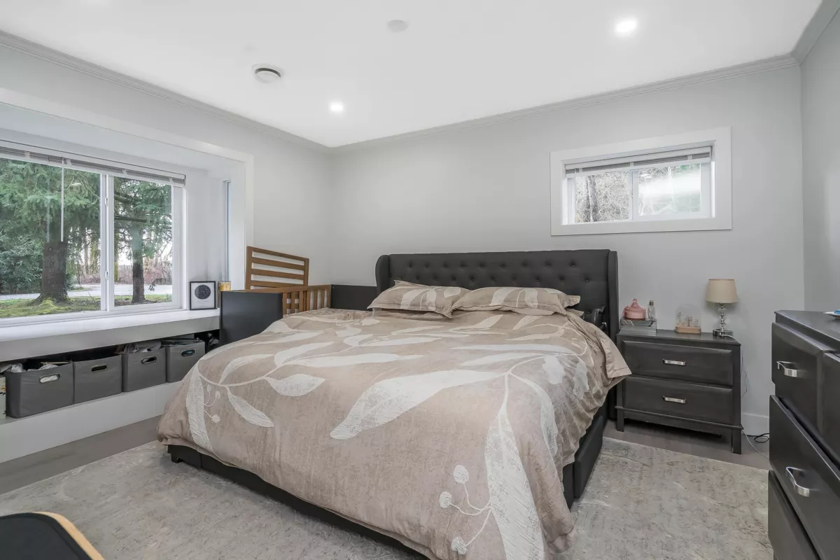 Guest Bathroom Photo of 27601 104 Avenue, Maple Ridge, BC