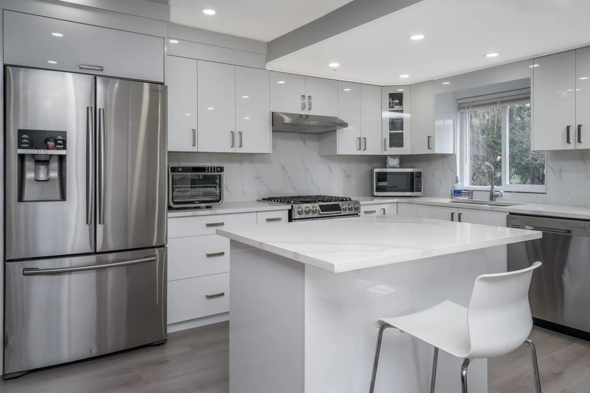 Primary Bathroom Photo of 27601 104 Avenue, Maple Ridge, BC