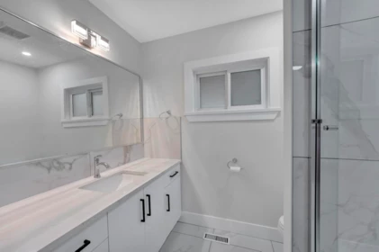 Hallway Photo of 11735 210 Street, Maple Ridge, BC