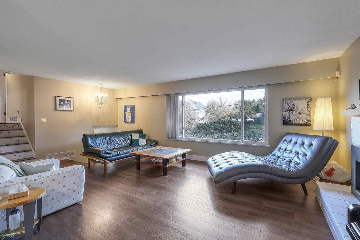 Dining Area Photo of 11265 133a Street, Surrey, BC