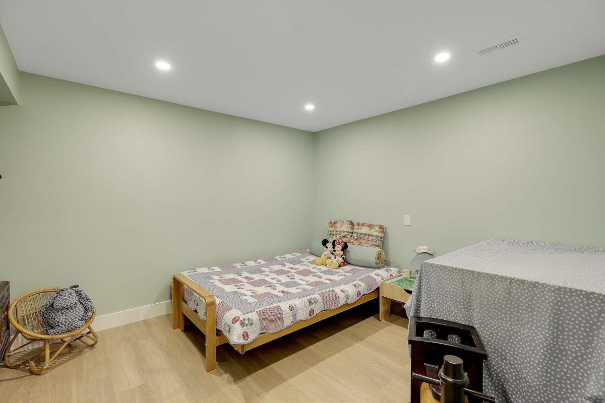 Entry Foyer Photo of 11265 133a Street, Surrey, BC