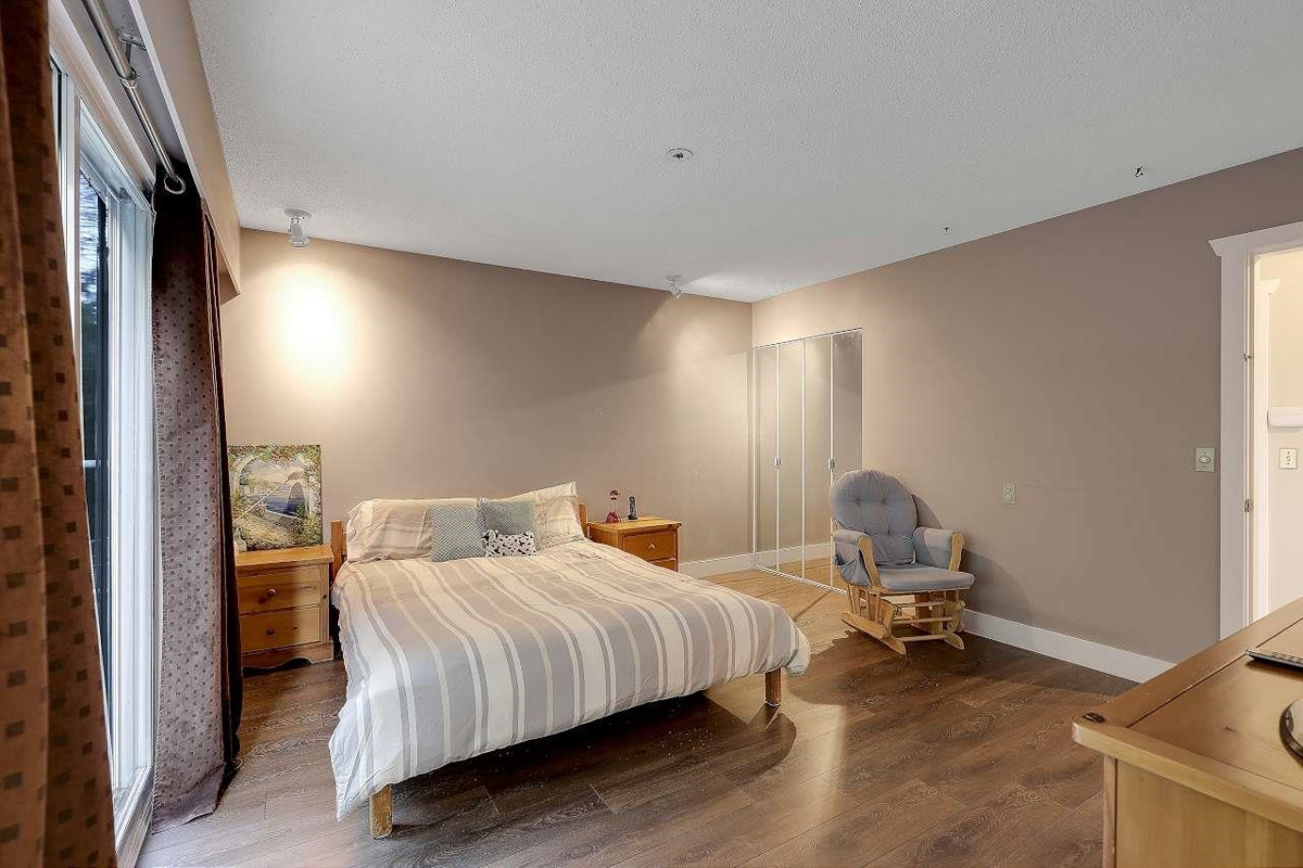 Guest Bathroom Photo of 11265 133a Street, Surrey, BC