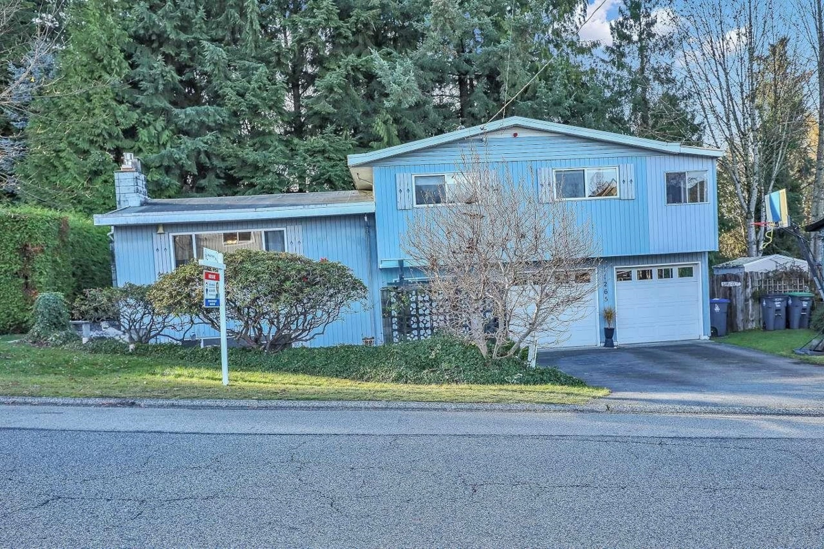 Living Room Photo of 11265 133a Street, Surrey, BC