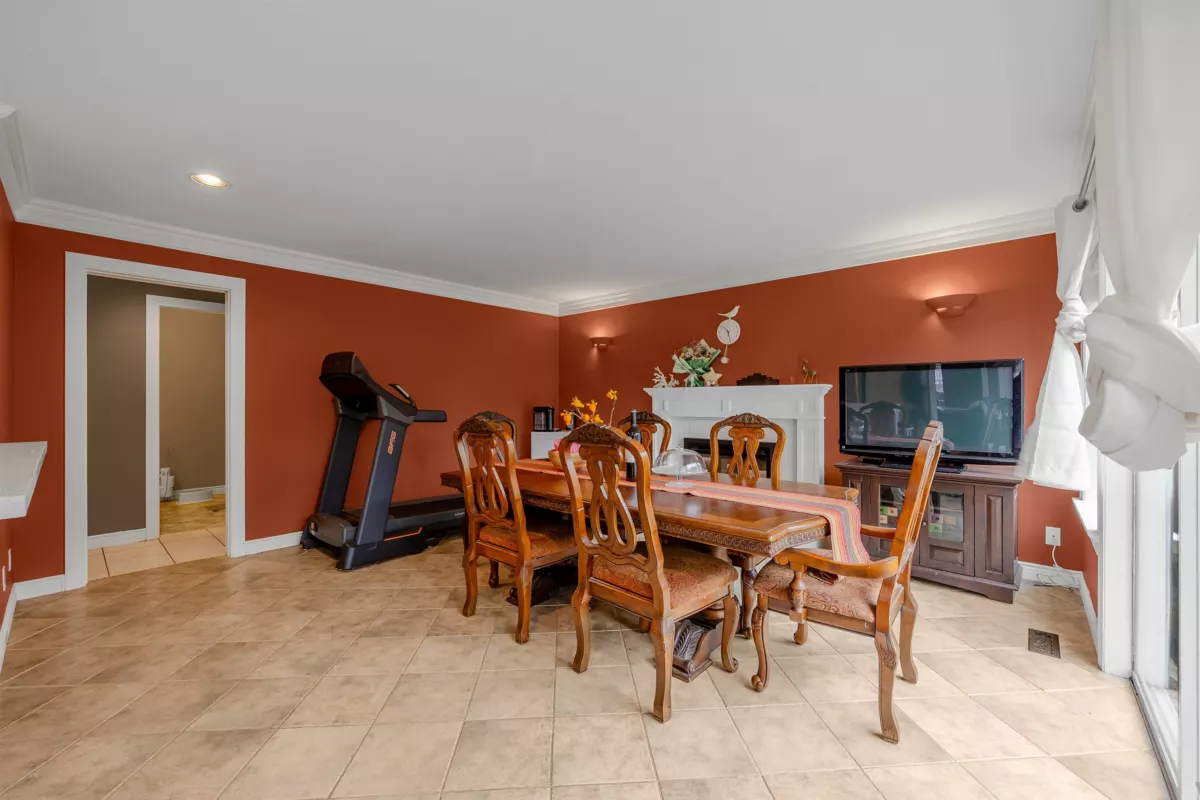 Hallway Photo of 2443 150 Street, Surrey, BC