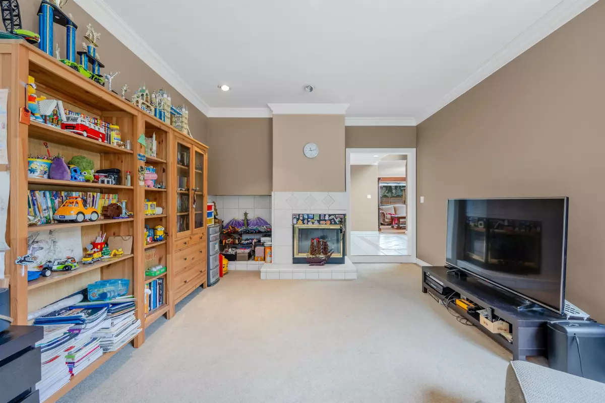 Powder Room Photo of 2443 150 Street, Surrey, BC