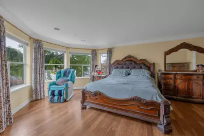 Swimming Pool Photo of 2443 150 Street, Surrey, BC