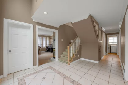 Walk-In Closet Photo of 2443 150 Street, Surrey, BC