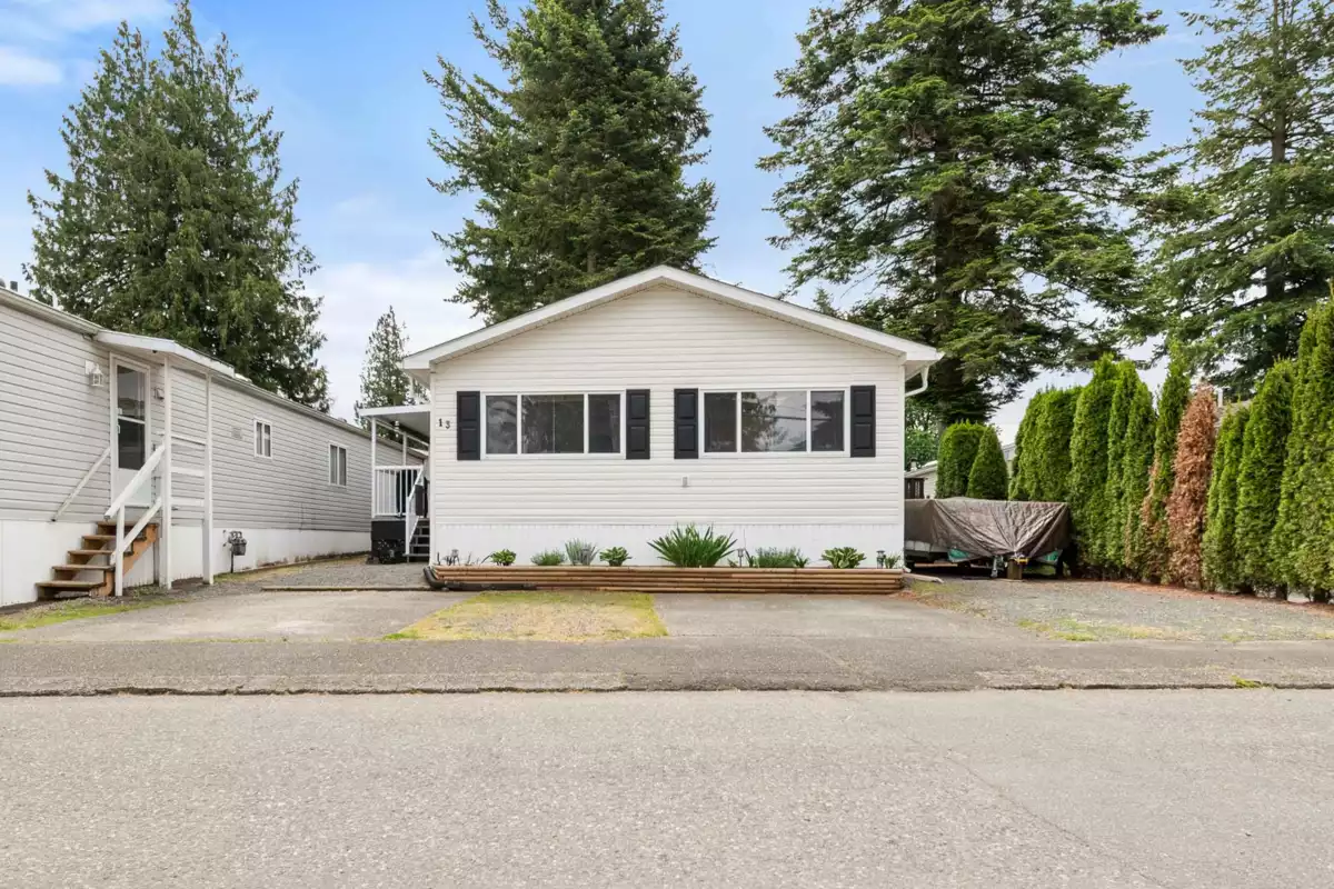 Family Room Photo of 13 6338 Vedder Road, Chilliwack, BC
