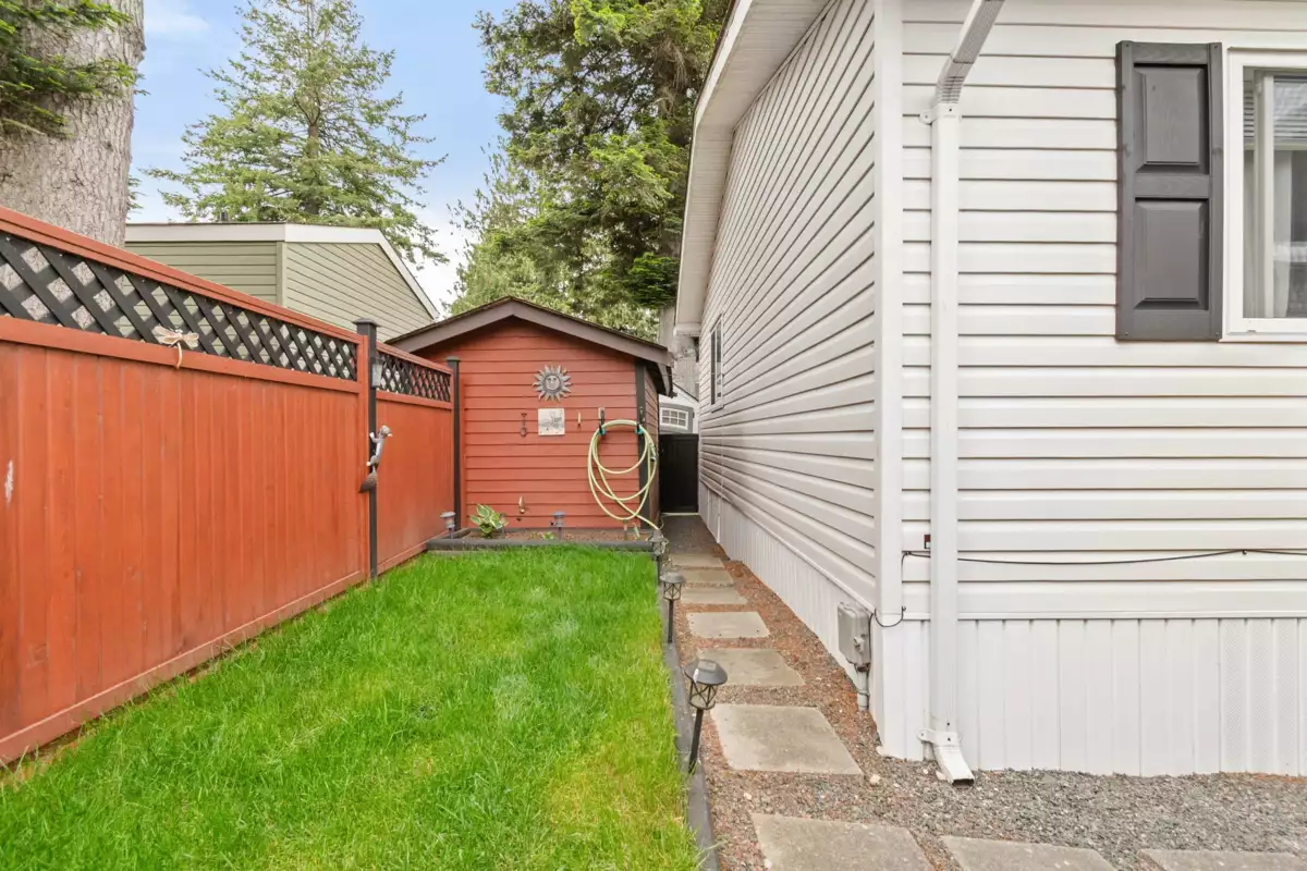 Kitchen Photo of 13 6338 Vedder Road, Chilliwack, BC