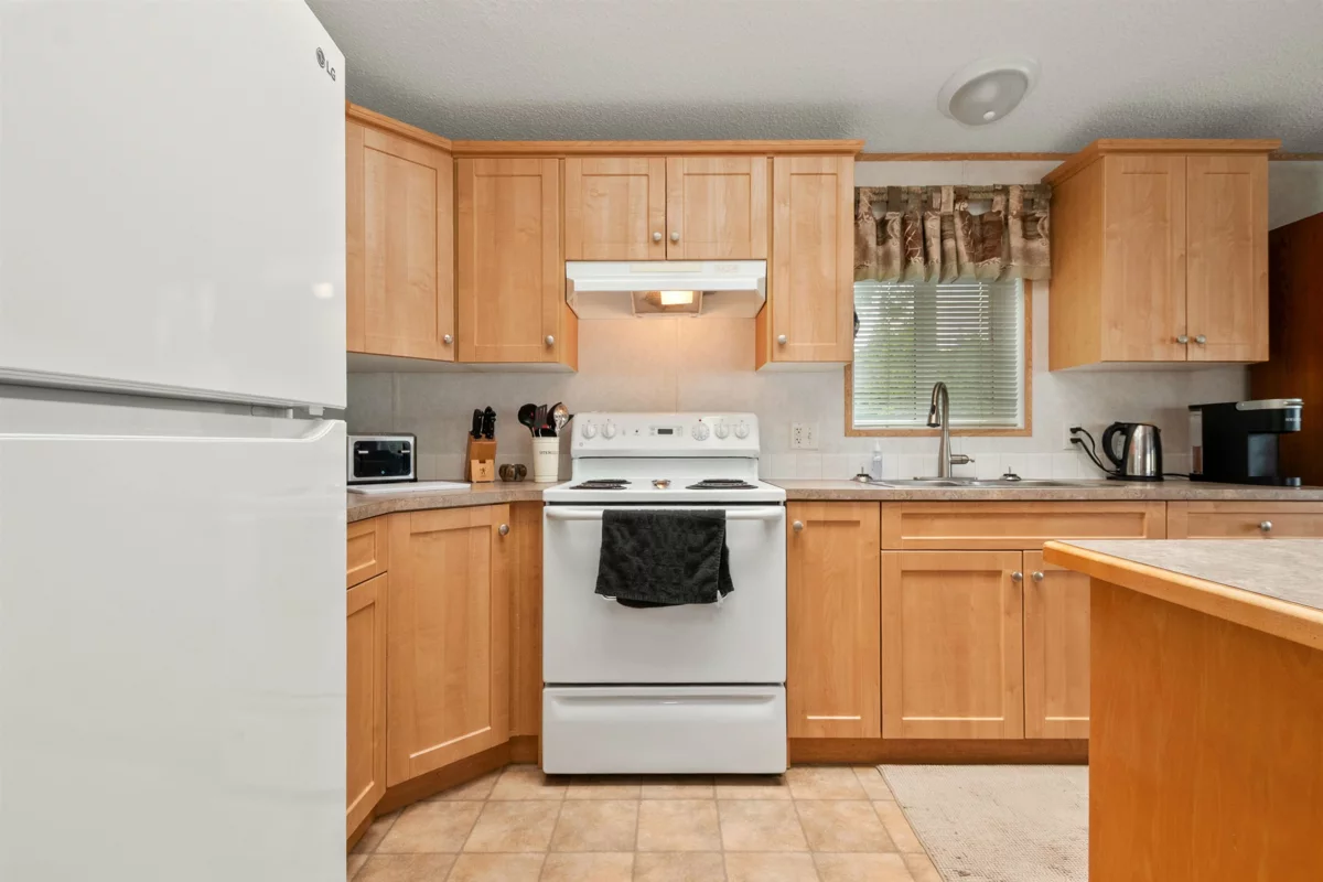 Walk-In Closet Photo of 13 6338 Vedder Road, Chilliwack, BC