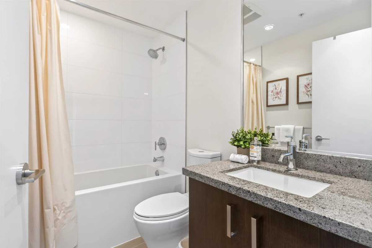 Loft / Bonus Room Photo of 806 3008 Glen Drive, Coquitlam, BC