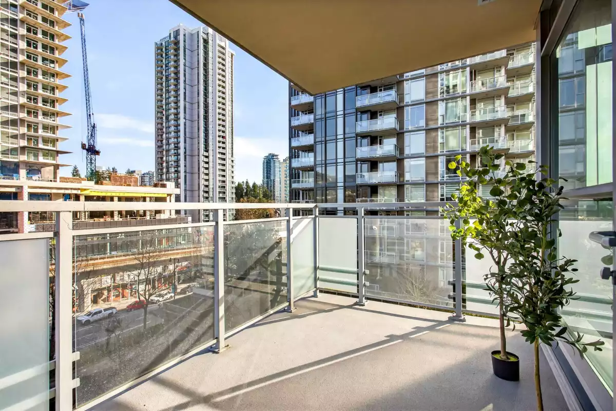 Powder Room Photo of 806 3008 Glen Drive, Coquitlam, BC