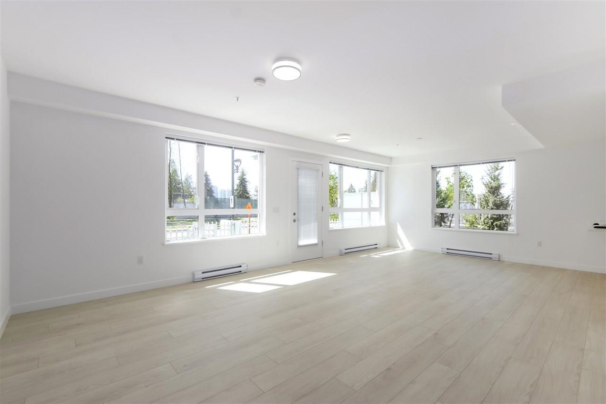 Exterior Rear Photo of TH1 13963 105 Boulevard, Surrey, BC