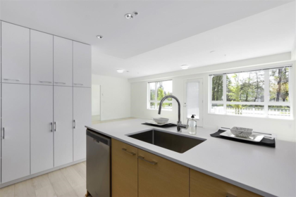 Kitchen Island Photo of TH1 13963 105 Boulevard, Surrey, BC
