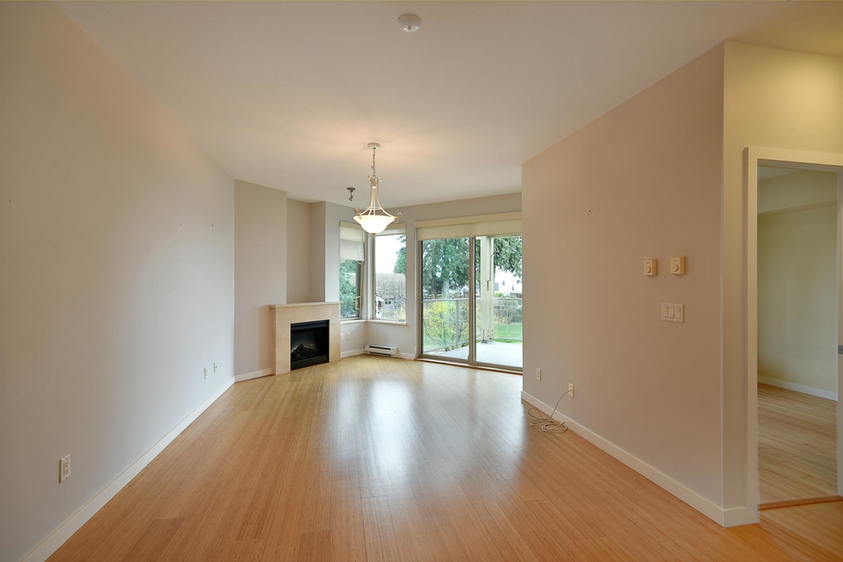 Living Room Photo of 233 5160 Davis Bay Road, Sechelt, BC