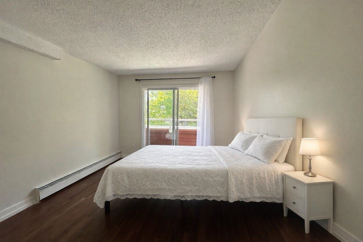 Dining Area Photo of 202 250 W 1st Street, North Vancouver, BC