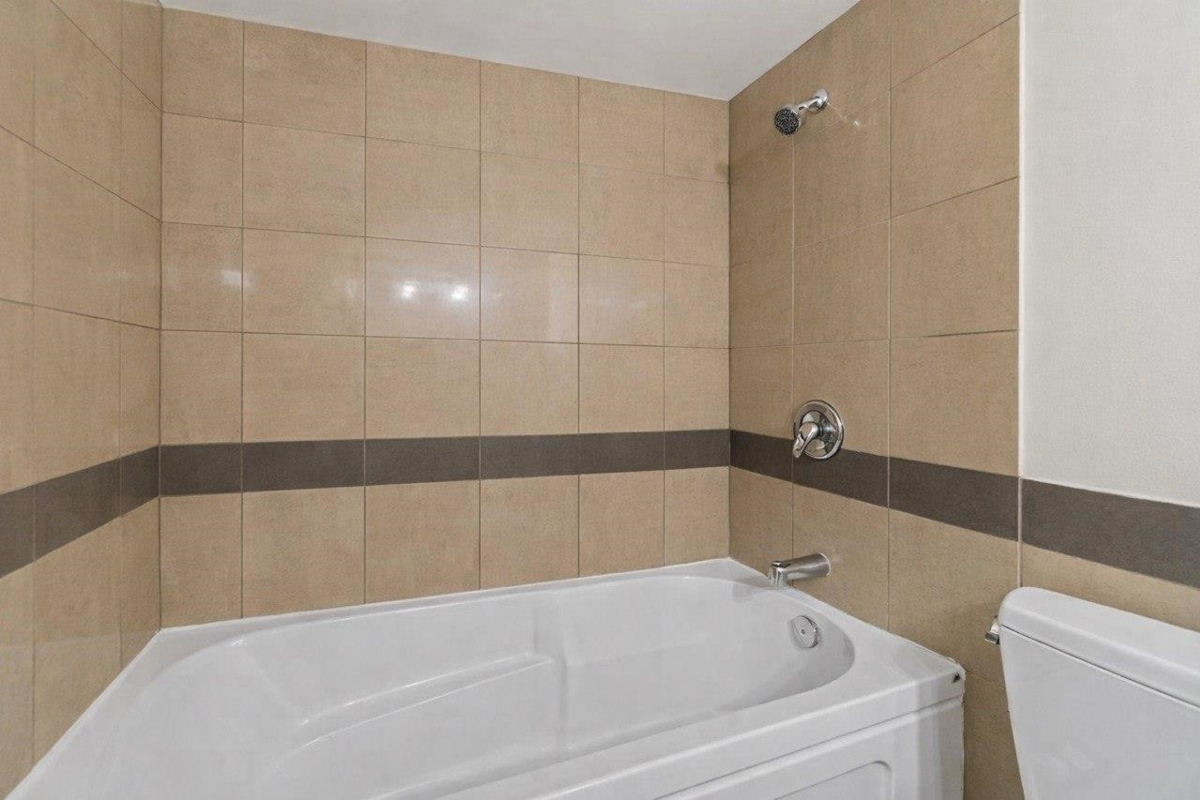 Kitchen Island Photo of 202 250 W 1st Street, North Vancouver, BC