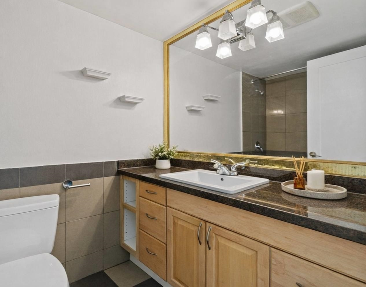 Kitchen Photo of 202 250 W 1st Street, North Vancouver, BC