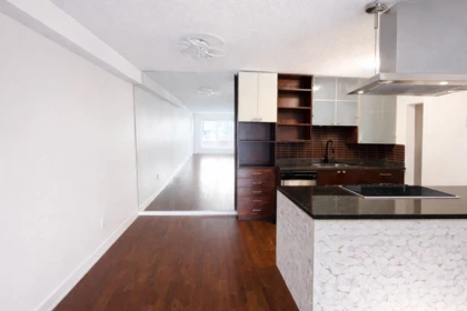 202 250 W 1st Street, North Vancouver, BC
